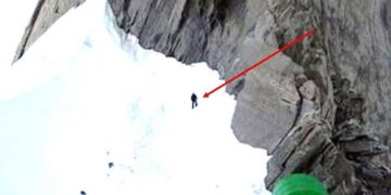 Scientists Terrifying New Discovery In The Mount Everest That Changes Everything
